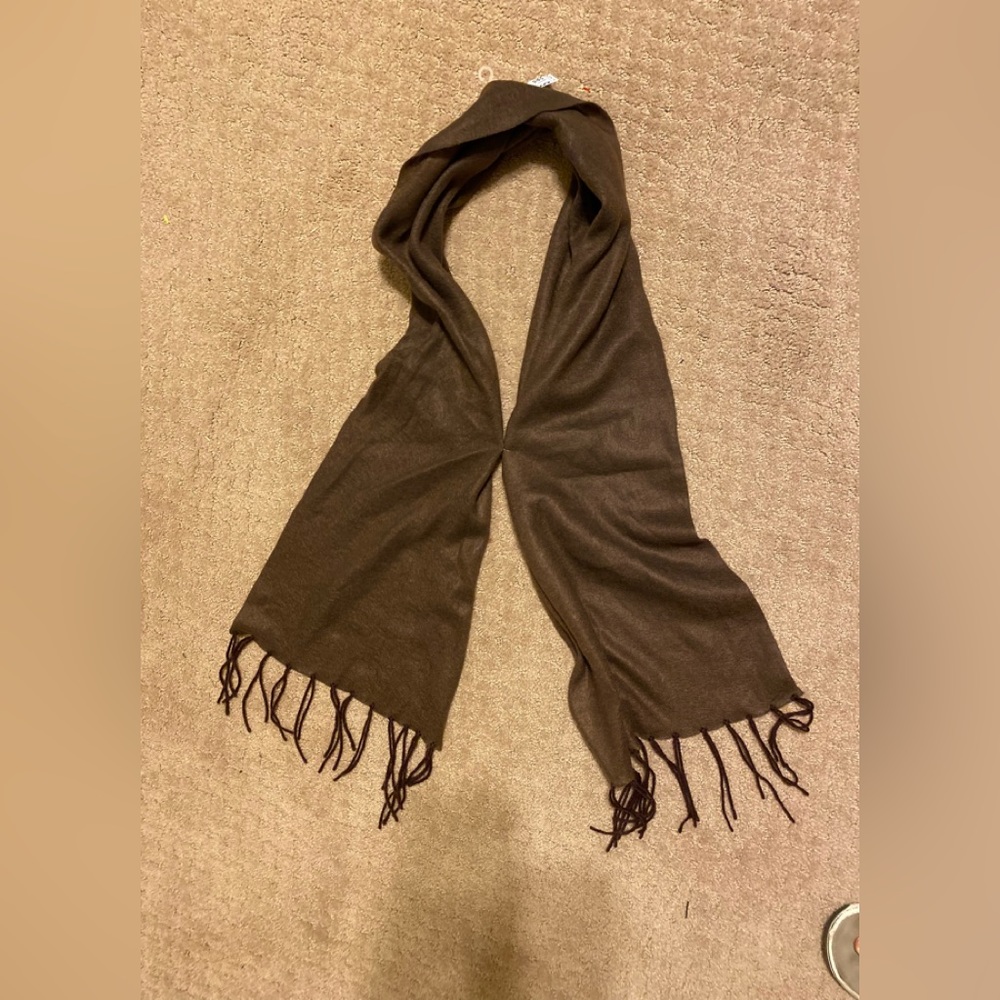 NWT Cashmere feel brown scarf with fringes (THERMA X) for warmth/comfort, 58x12